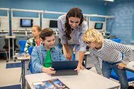 Best Tools for Managing Hybrid Classrooms in 2027